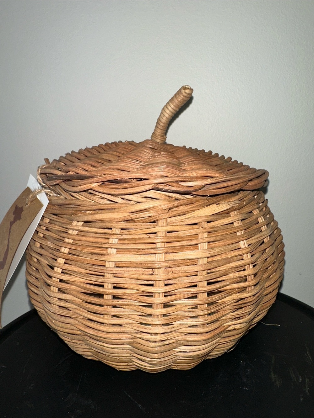 Woven Rattan pumpkin Basket with Lid - Natural Brown small